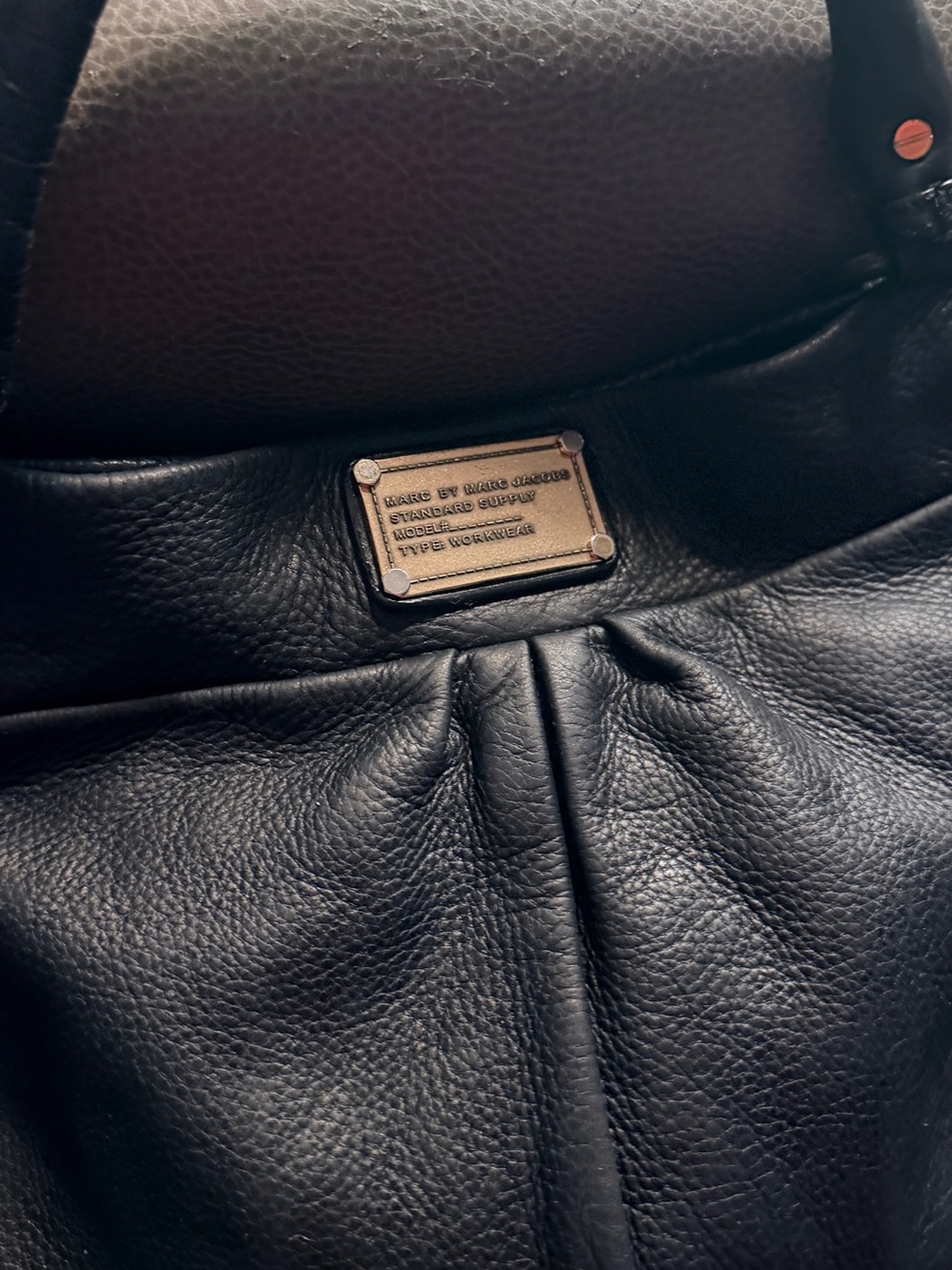 Marc Jacobs Black Leather Women's Shoulder Bag - Classic Everyday Tote - Picture 3 of 10